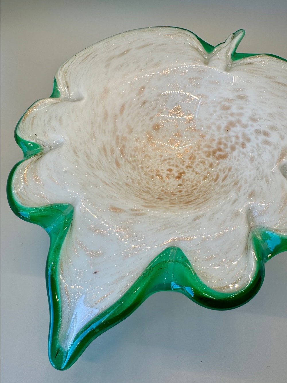 EUC Vintage Handblown 1960s Murano art glass leaf-shaped bowl, Fratelli Toso (?)
